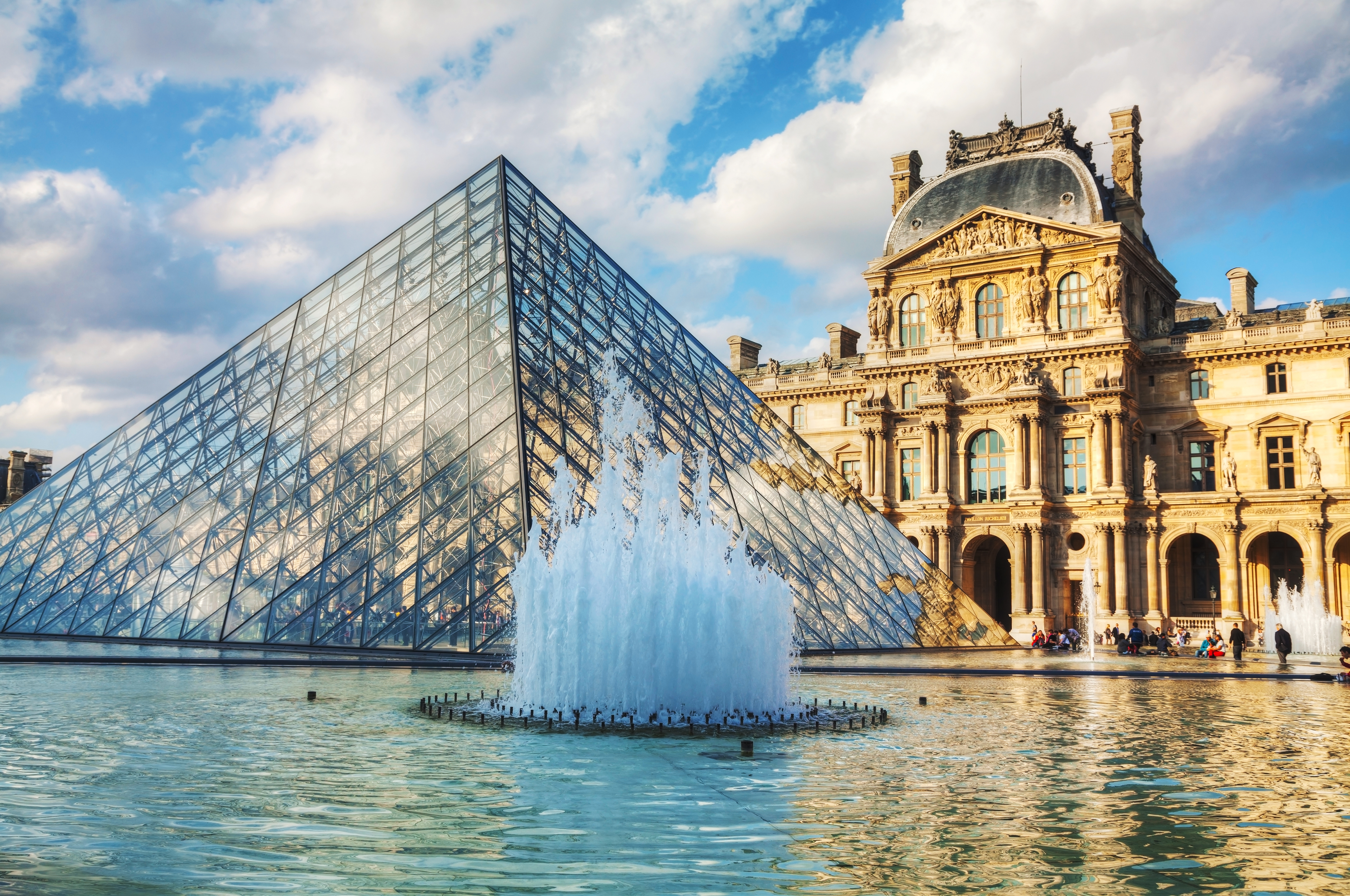 The Louvre - Les Sens de l'Art